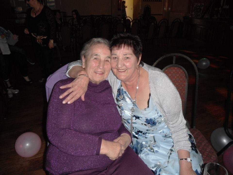 Mum Jean and her sister Lillian